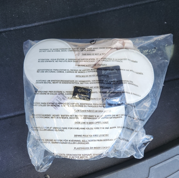 Loungefly Minnie Daisy Bag - Picture 2 of 3